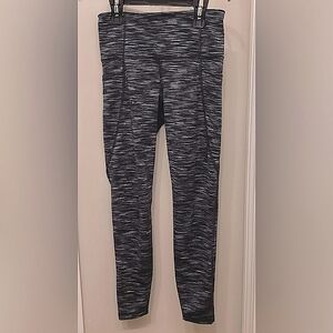 Girls Old Navy Elevate Legging, Wider Thigh Side Pockets 12/14